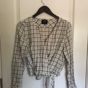 Abercrombie long sleeve tie front blouse